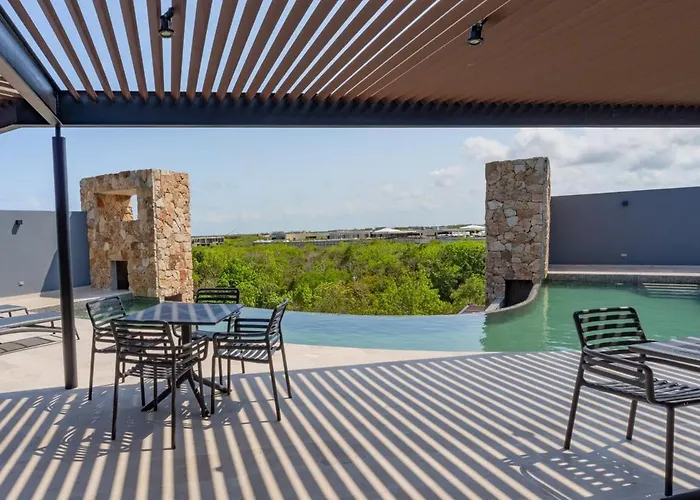 Paramar Black, Style In Zama Tulum